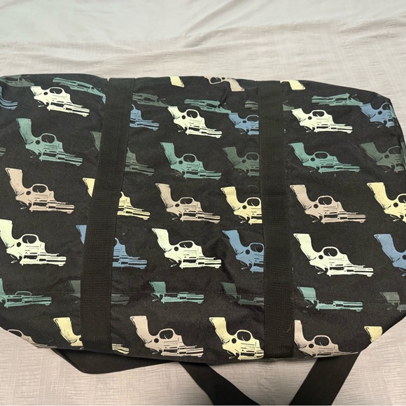 Black Gun Print Men's Duffel Bag - Picture 2 of 5